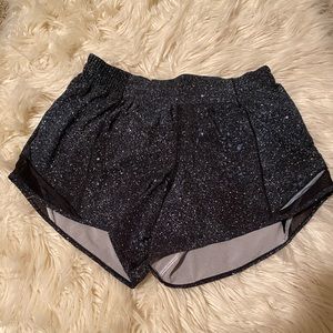 Lululemon Hotty Hot Short long size 6